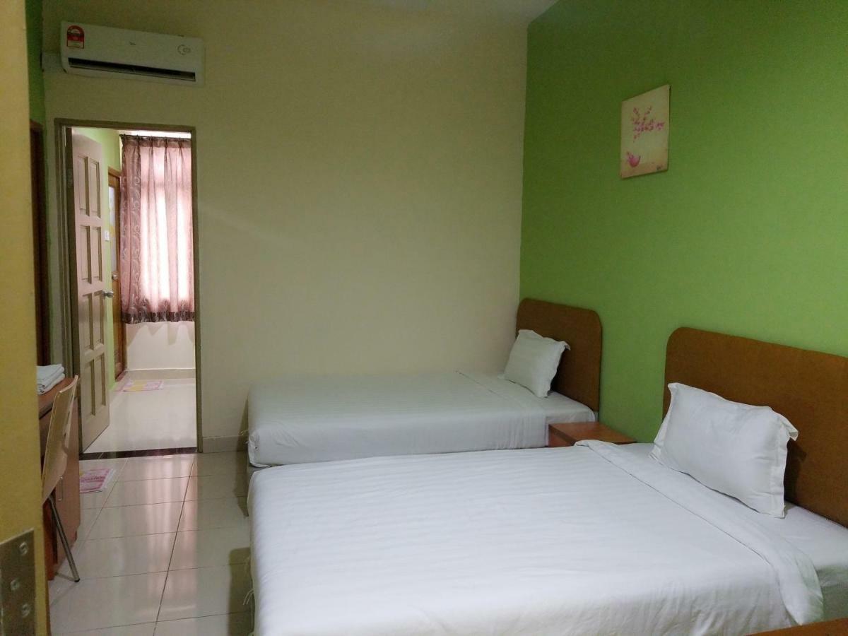 Hotel 126 Sepang Esterno foto