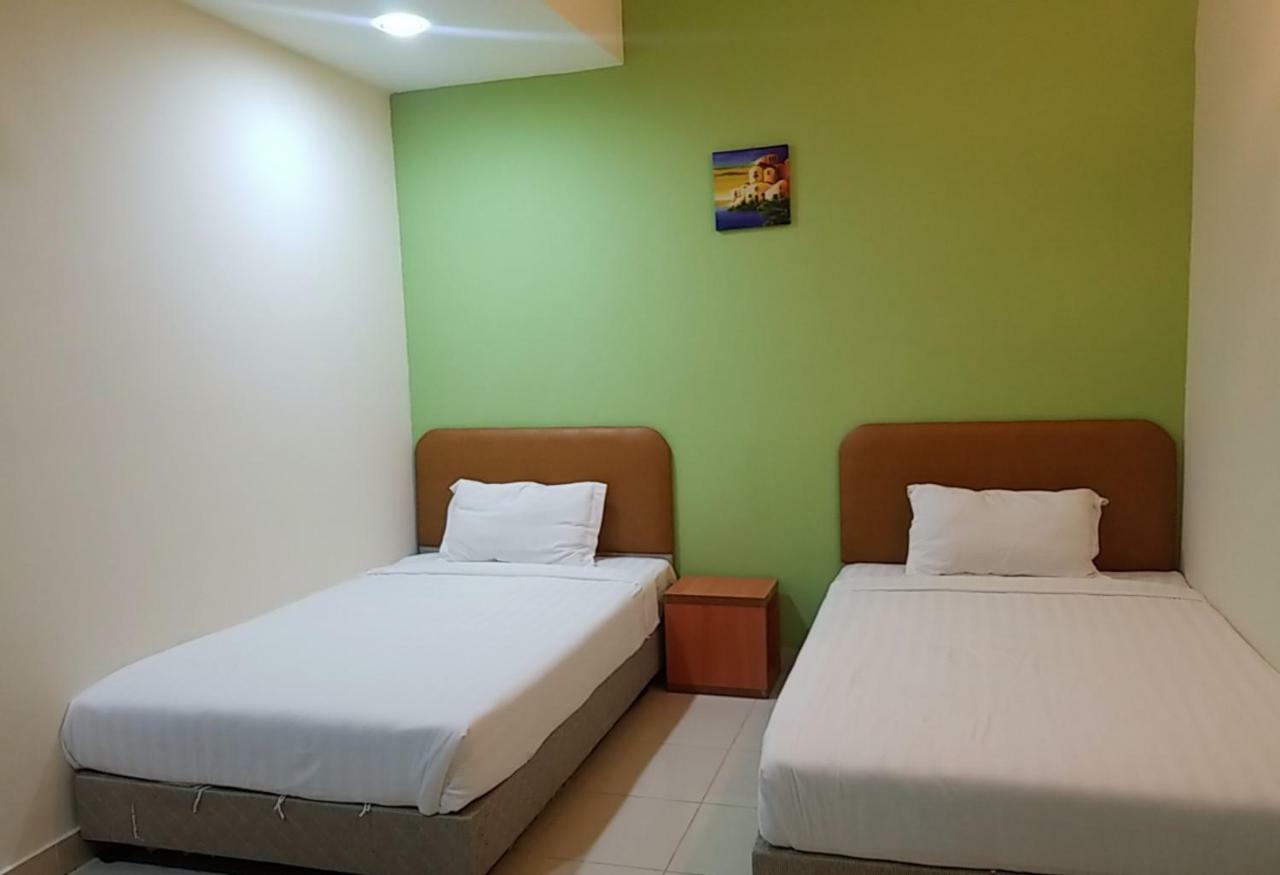 Hotel 126 Sepang Esterno foto